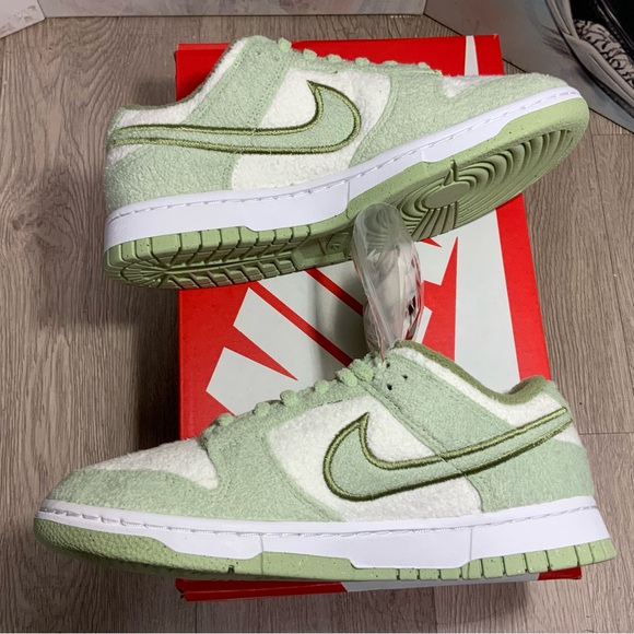 New Nike Dunk Low “Honeydew Fleece” Women’s size 7W DQ7579-300 - Picture 6 of 11